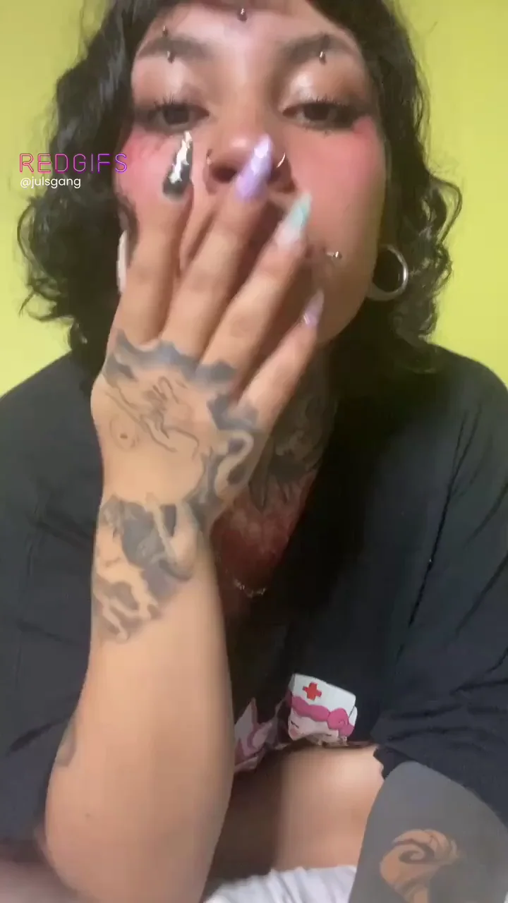 Tatted Ebony Slut Begs for Snaps 😘🔥💦