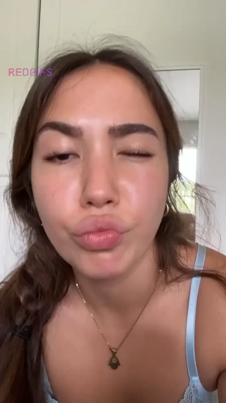 shaking my 🍑