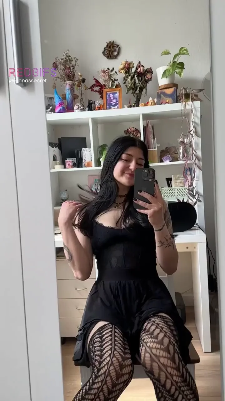 this pussy shouldn't be hidden away