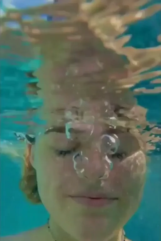 Sexy Pool Slut Swimmer 😈💦🌊