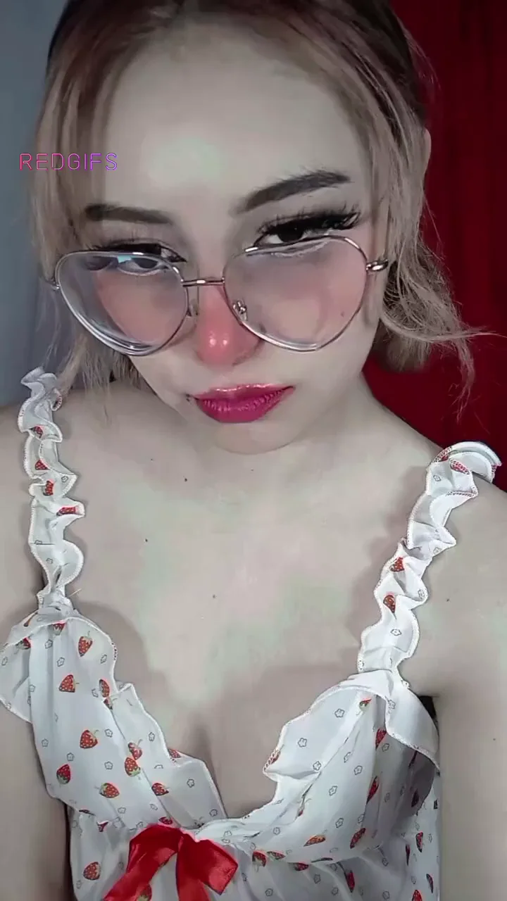 Want a new cute & lewd GF? 💕