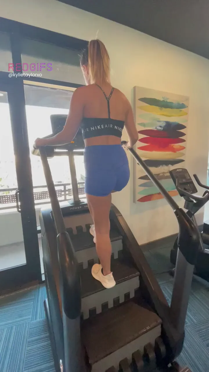 🧎‍♀️ Workout Ass Tease: Bare Booty on Stair Climber 😈