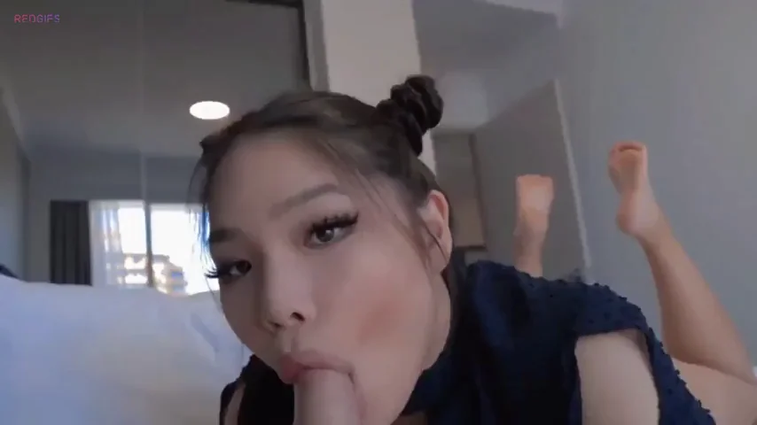 Asian Princess Lea Sucks Big Dick