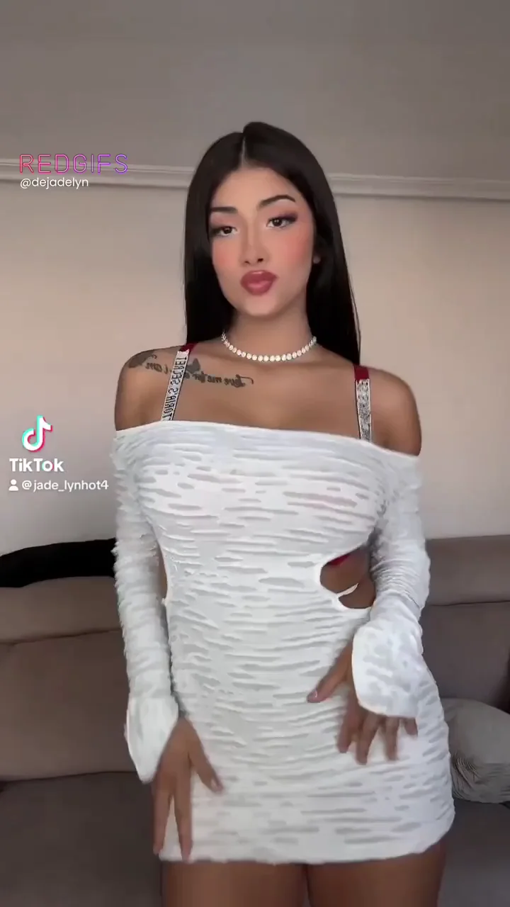 This Latin babe smiles only for you.