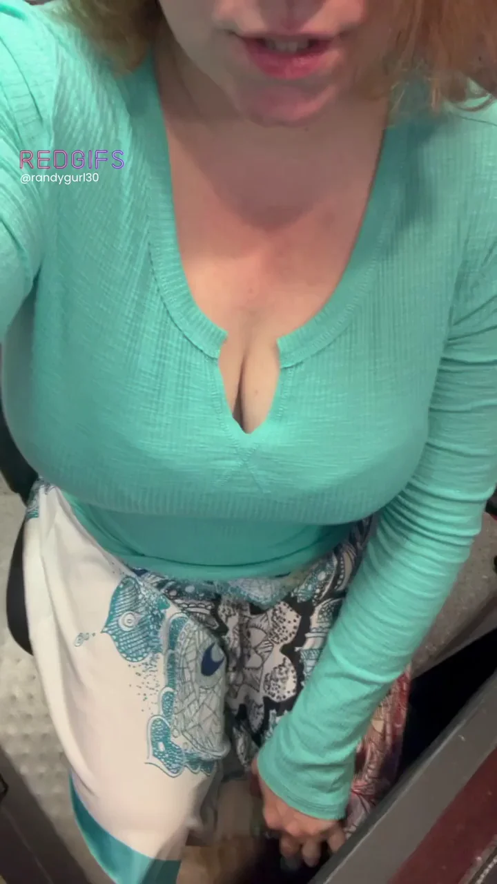 Slutty Office Tease: Dressed to Fuck at Work 😈
