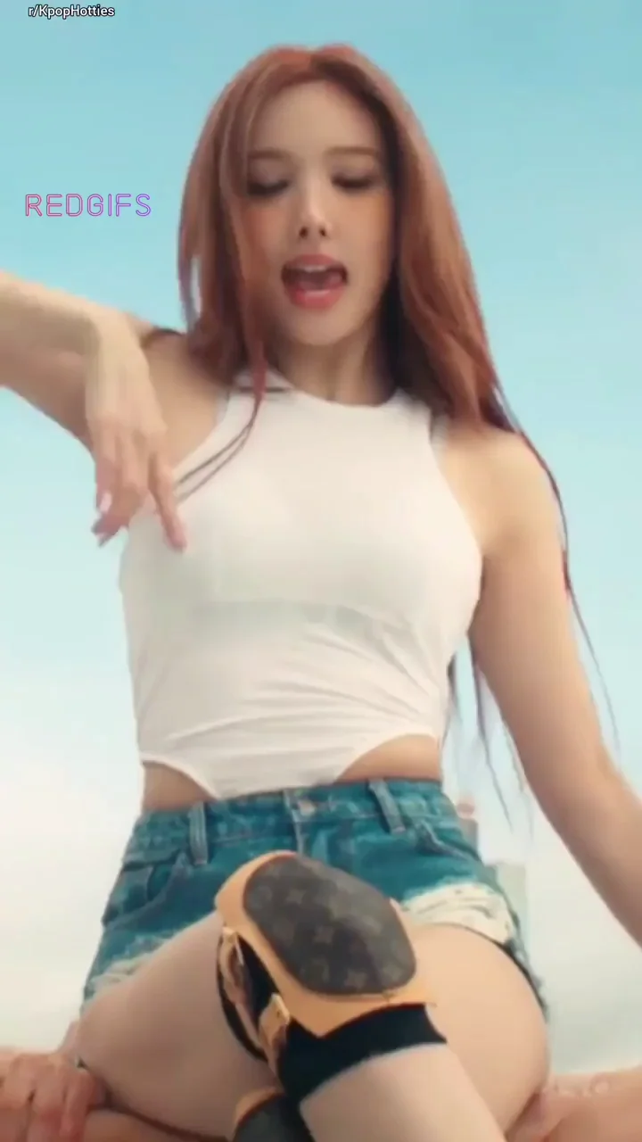 🔥 Nayeon Teasing in Tiny Outfits & Booty Shakes 💦