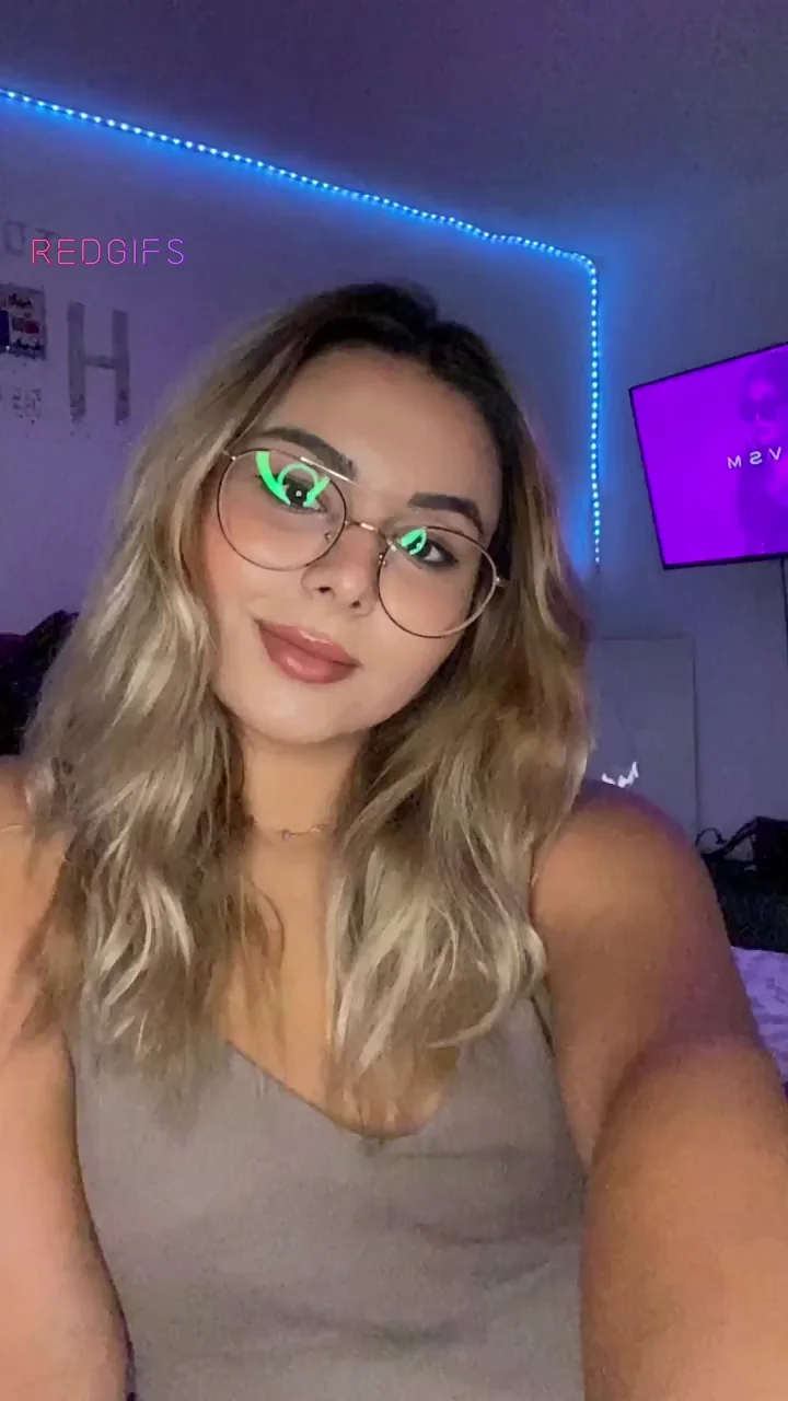 🔥 Latina Babe's Juicy Tits Tease in Neon Glow 💦