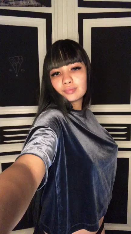 I want to let one lucky Redditor cum on my ass multiple times ??