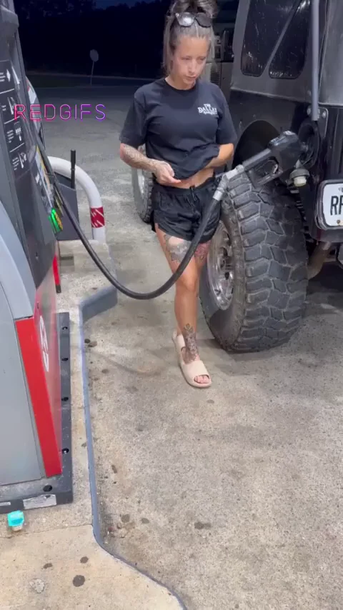 Slutty Gas Station Flash 'n' Flaunt