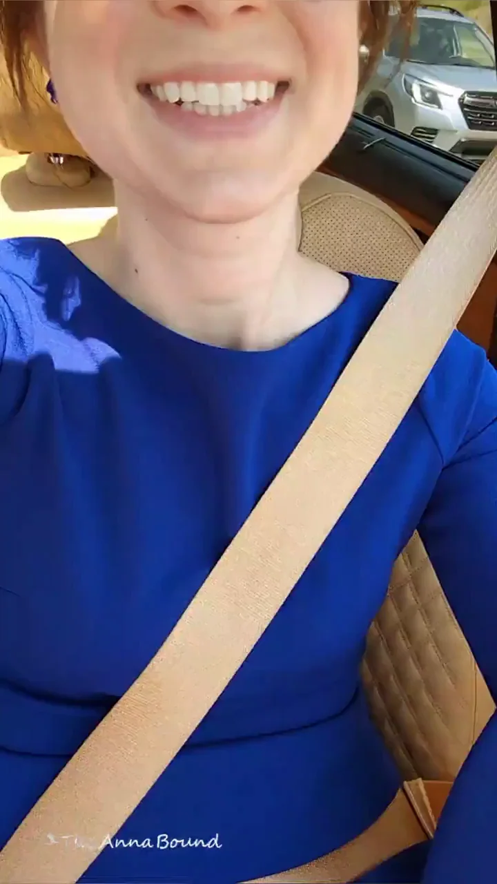 Commutes can be a drag. Fortunately, I know how to keep myself entertained... [Gif]