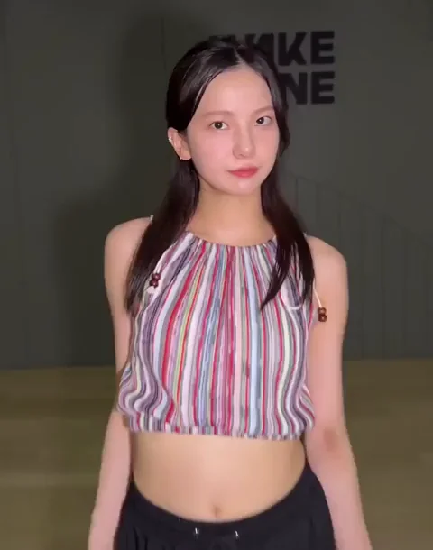 Seungyeon and Yujin K-Pop Dance Tease in Tight Fits