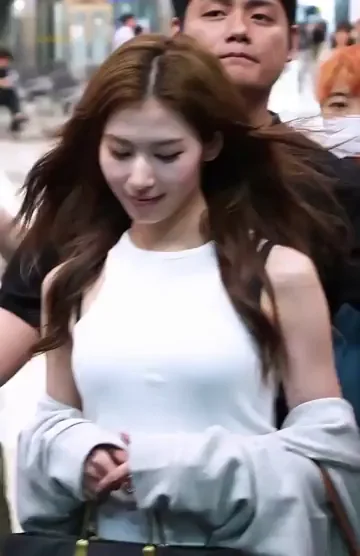TWICE - Sana