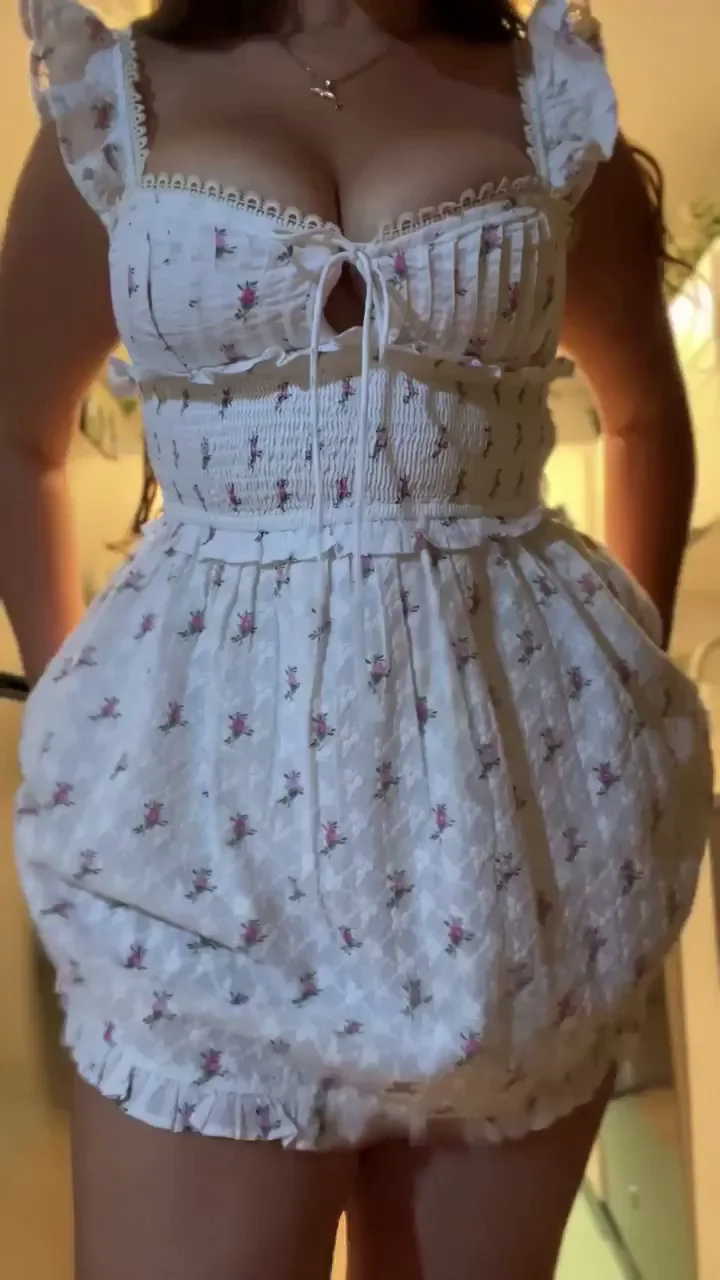 Flapjack Stacks & Batter-Thick Booty: Curvy Tease in Lace