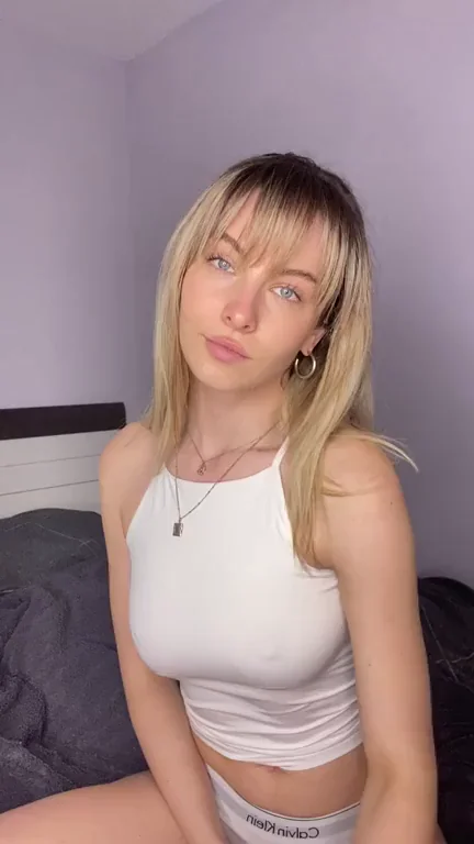 Sweet, sexy, clumsy ?
