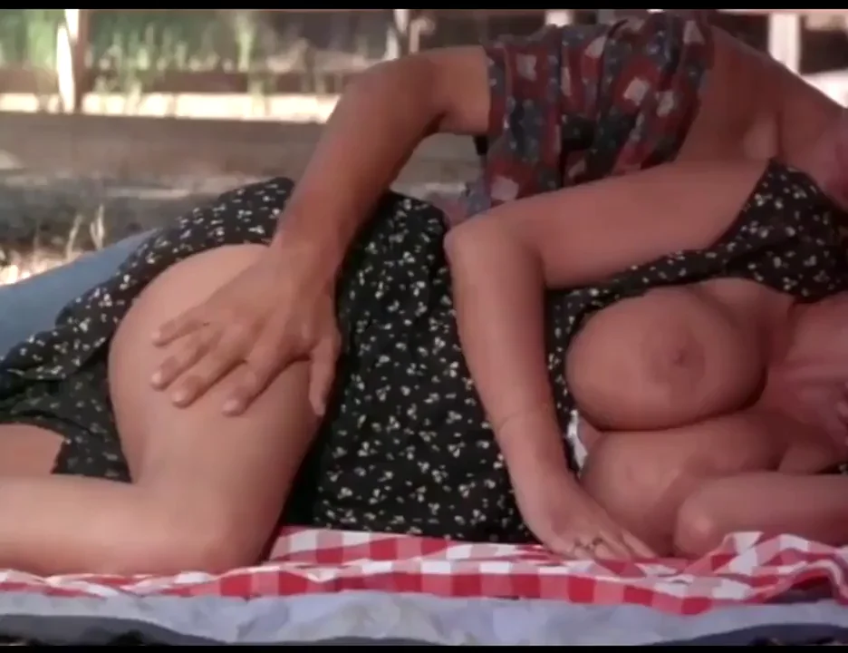 Anna Nicole Smith's Massive Tits in Skyscraper 🔥🍒 90s Nostalgia Nude Fest
