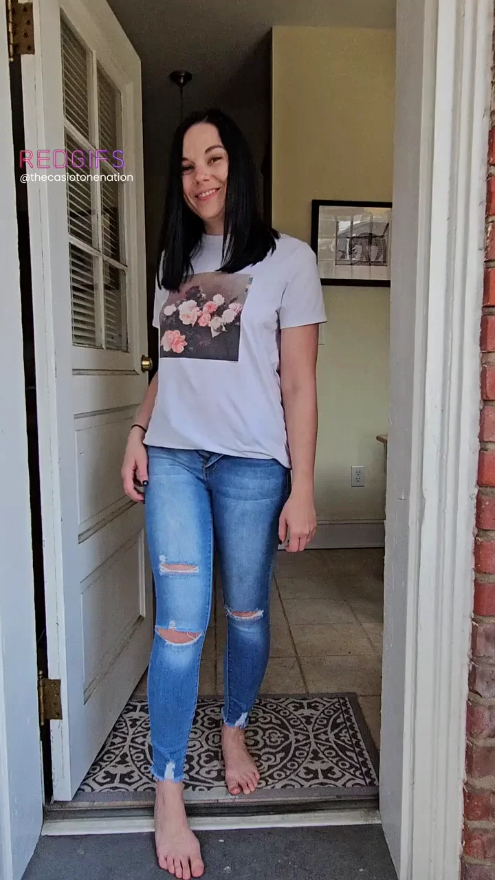 T-shirt, jeans, and absolutely nothing underneath