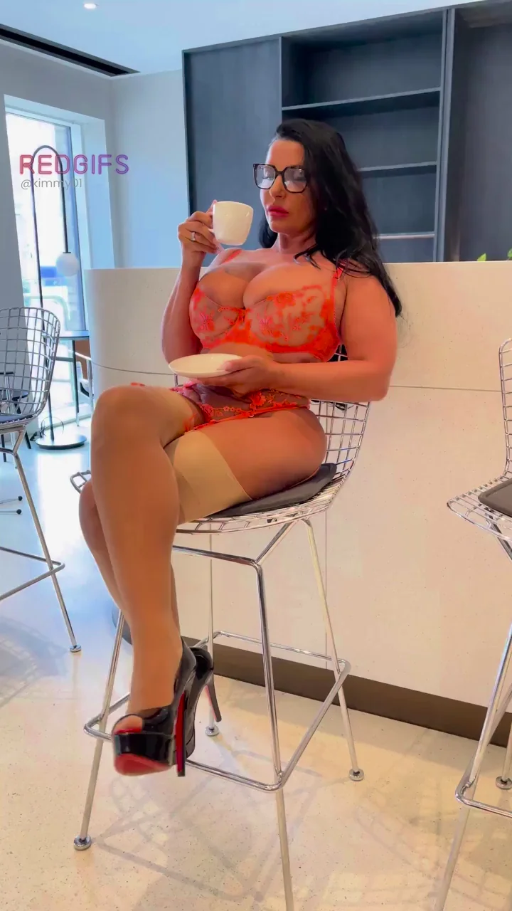 Thirsty MILF (37F) Sips Tea, Flaunts Natural Curves & Craves Real Cock