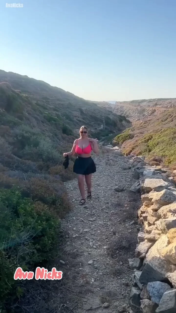 Would you let a random chick you met at the beach suck you off?