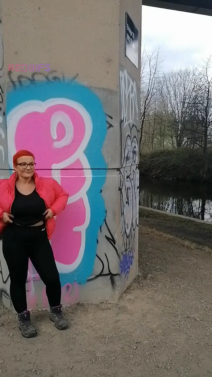 Flashing down by the river xx 42 UK cougar