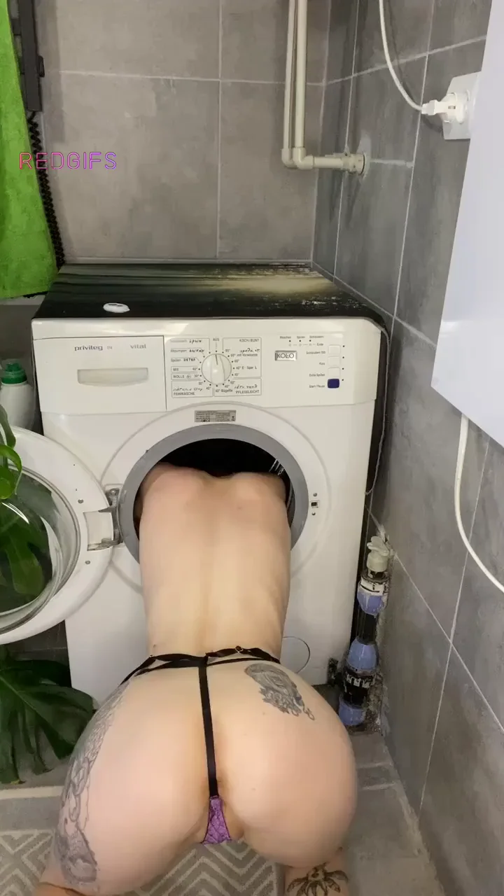 Stuck in the Washer, Fuck Me Stepbro! 🍑💦