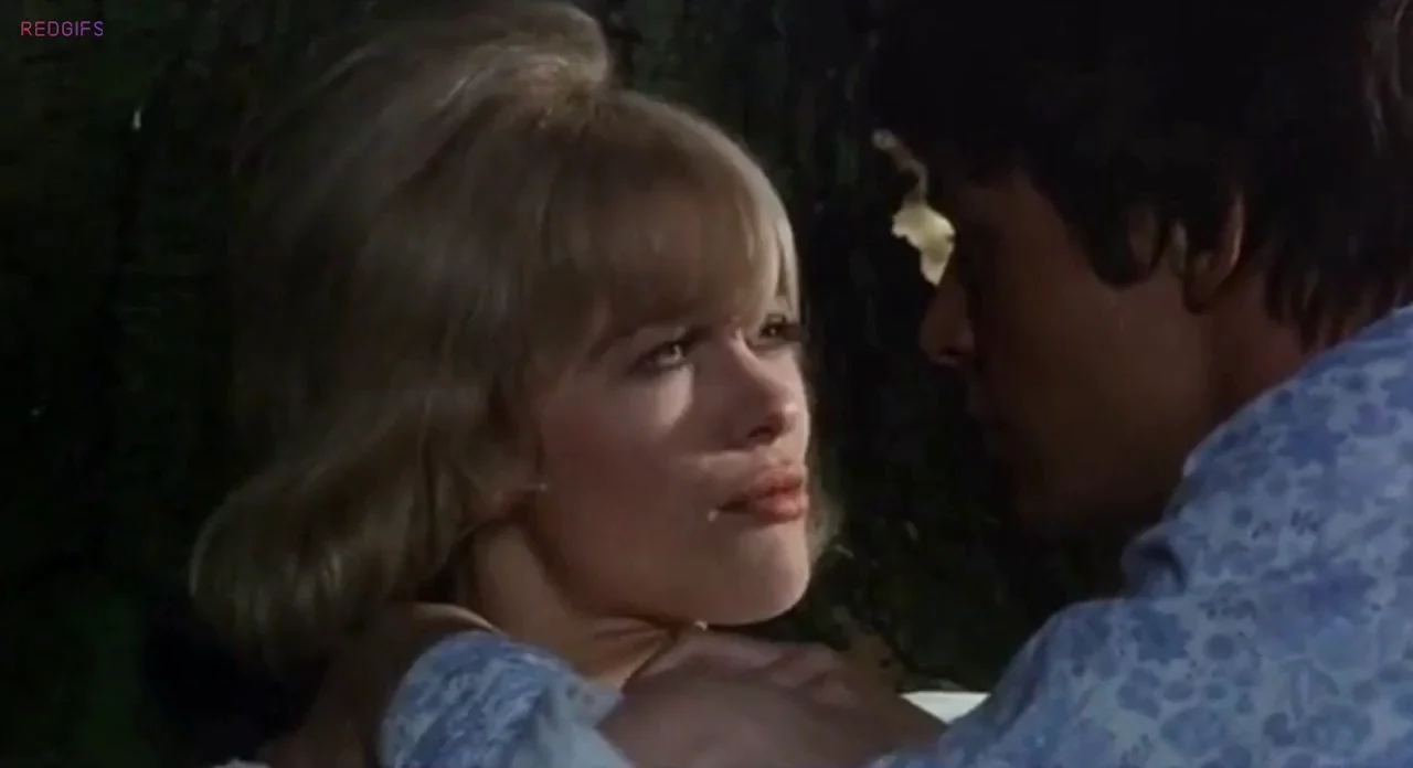 Judy Geeson - Here We Go Round the Mulberry Bush [1968]