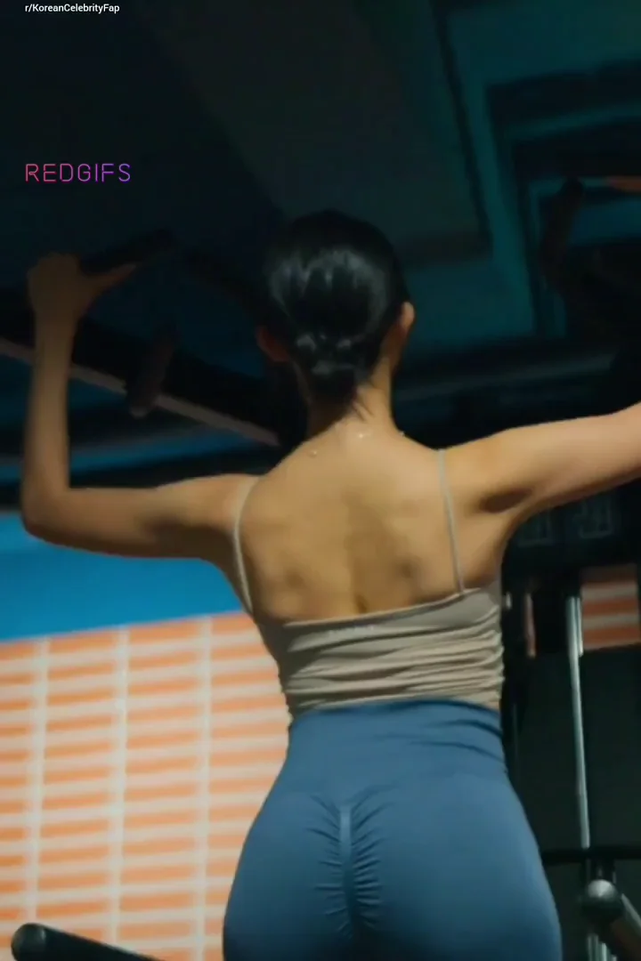 Choi HyeSeon's Juicy Ass & Bikini Tease 🍑💦