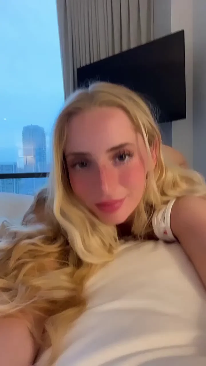 Blonde Slut's Juicy Booty Begs for Pounding in Pronebone Position 🍑💦