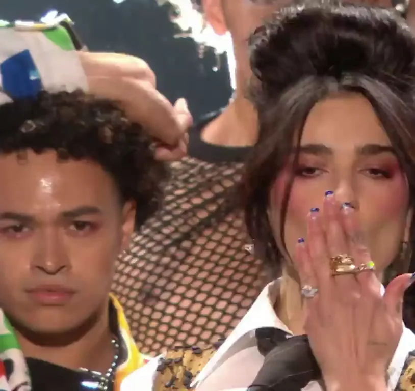 That lip bite just shows how bad Dua lipa wanted the dicks on stage..