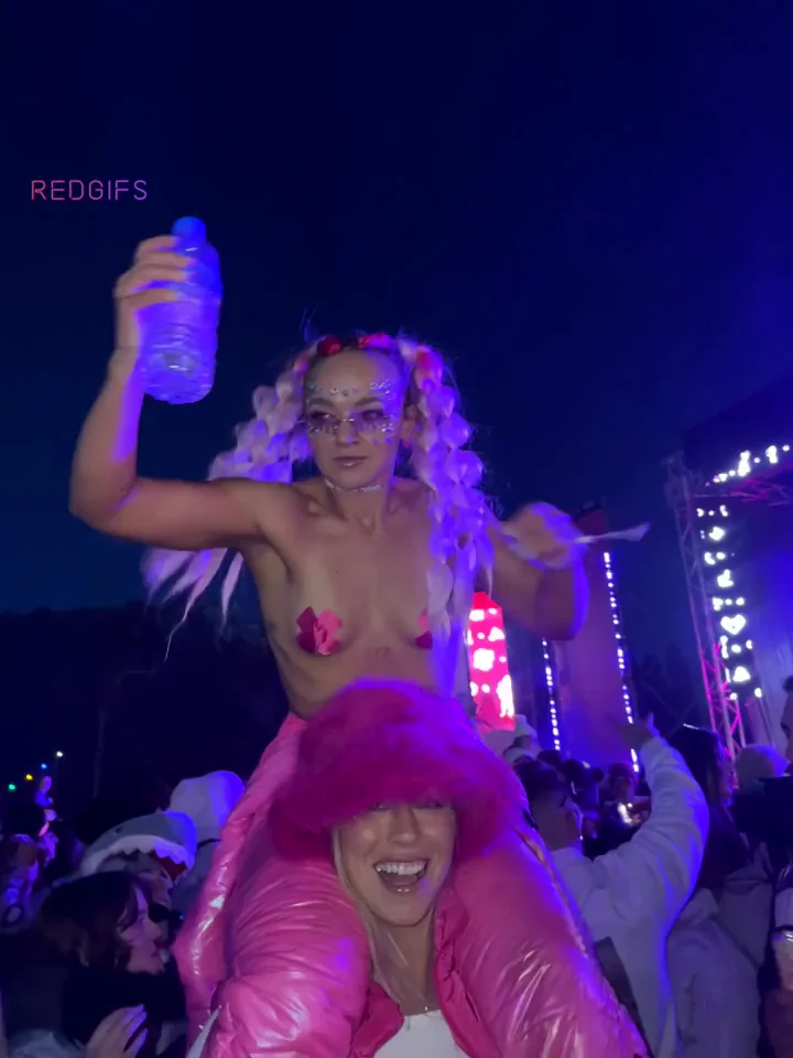 free the nips !!!!!!