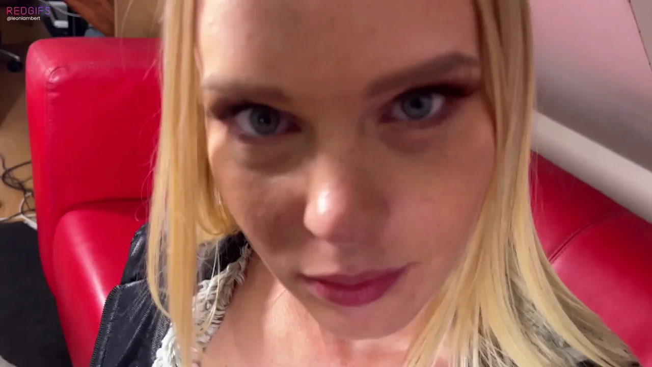 🔥 New Blonde Secretary Eagerly Milks Boss's Cock for Max Efficiency 💦😈