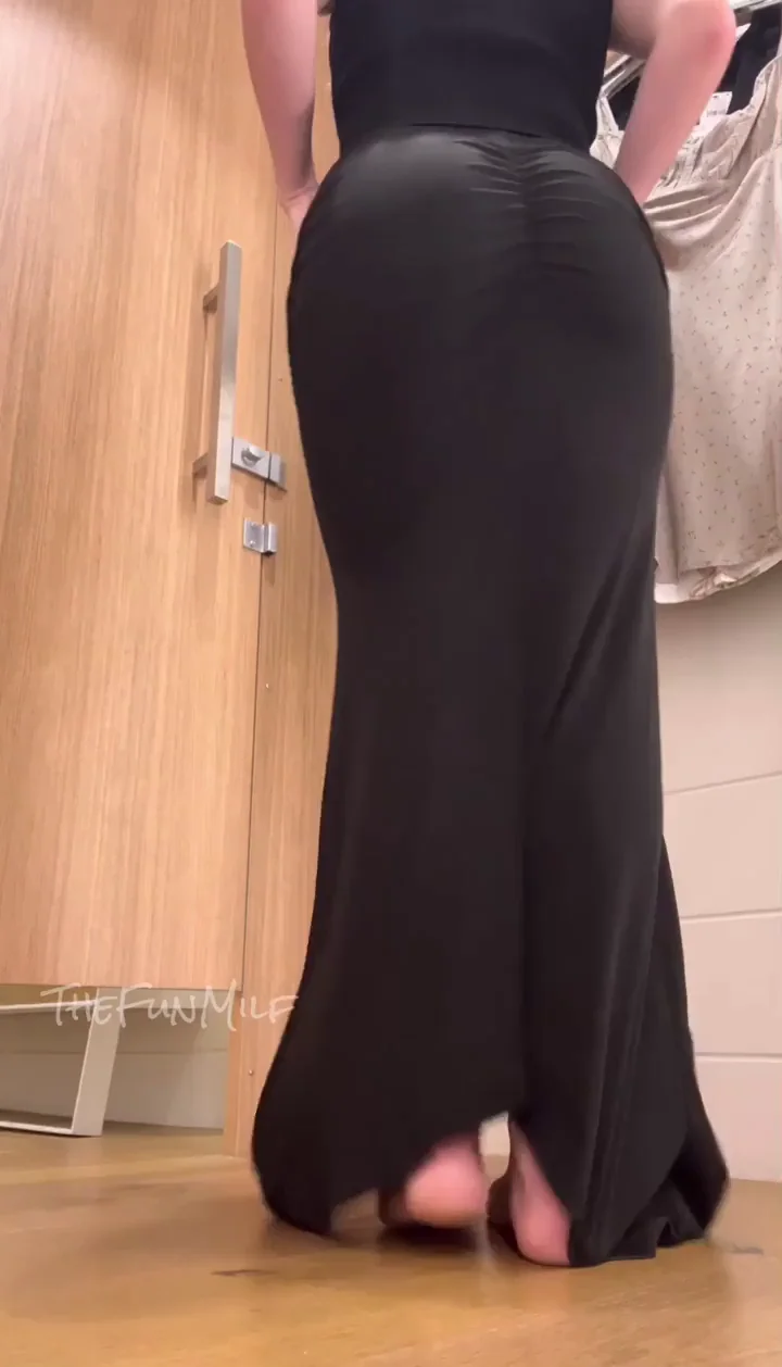 🛍️ Hold the Moan: Slutty Fitting Room Tease & Bare Pussy Flash! 🍑💦