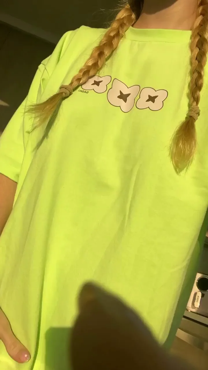 I have the best way to satisfy your stress with my tits [gif]