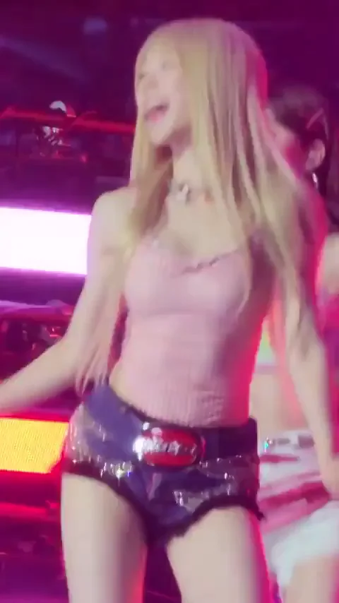 🔥 WOOAH Nana's Slutty Stage Tease 💦