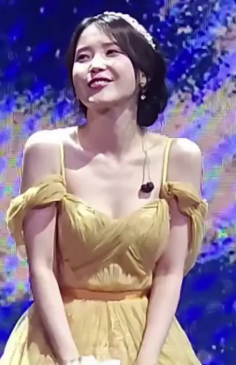 IU's Sexy Gold Dress Tease 😍💦 Kpop Fap Fuel
