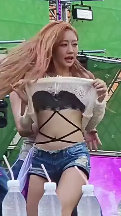KISS OF LIFE: Julie & Natty's Slutty Stage Tease Fap Fest
