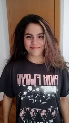 🌙 No Dark Side Here! Latina Babe's Bouncing Tits in Pink Floyd Tee 😈