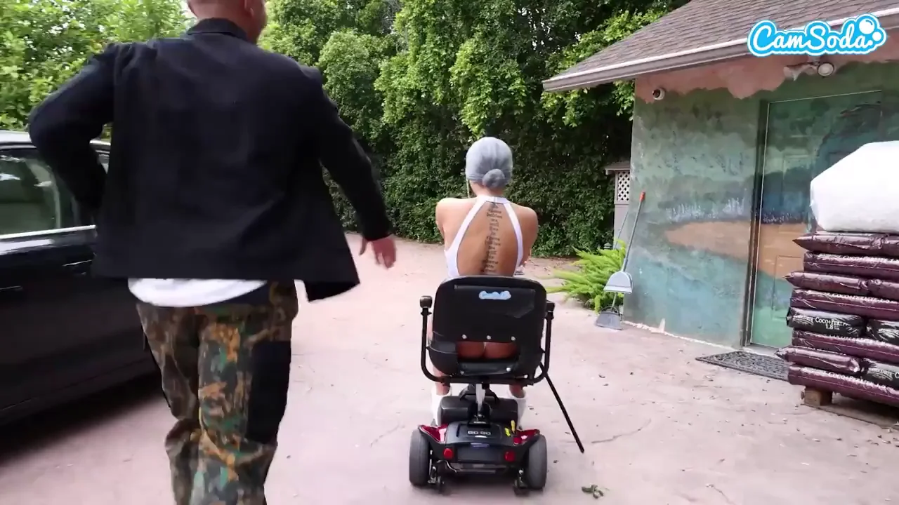 Ella Reese - Fit Milf Granny Fucked On Public Beach Sidewalk