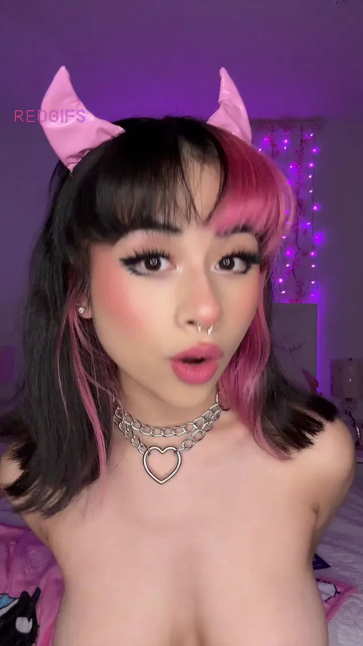 How goths sluts do it ^^