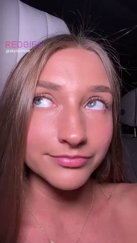Naughty TikTok Slut Flashes Massive Tits 😈🍒