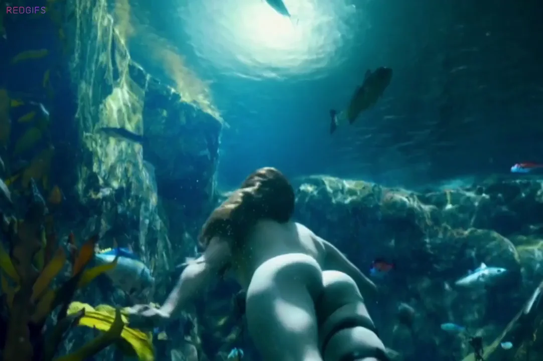 🔥 Susan Park's Juicy Asian Ass Underwater in Snowpiercer 💦🐠