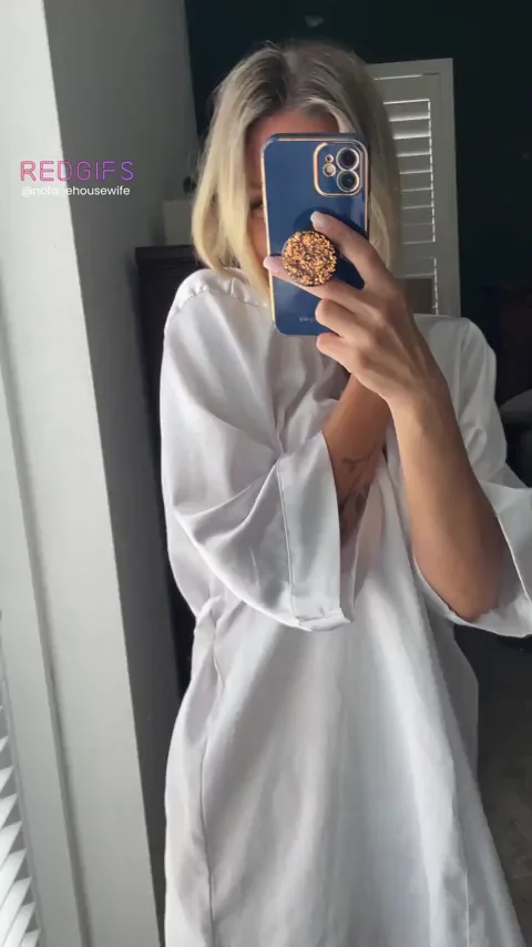 Robe Tease: Busty Petite Slut's Easy Access All Day 😈👅