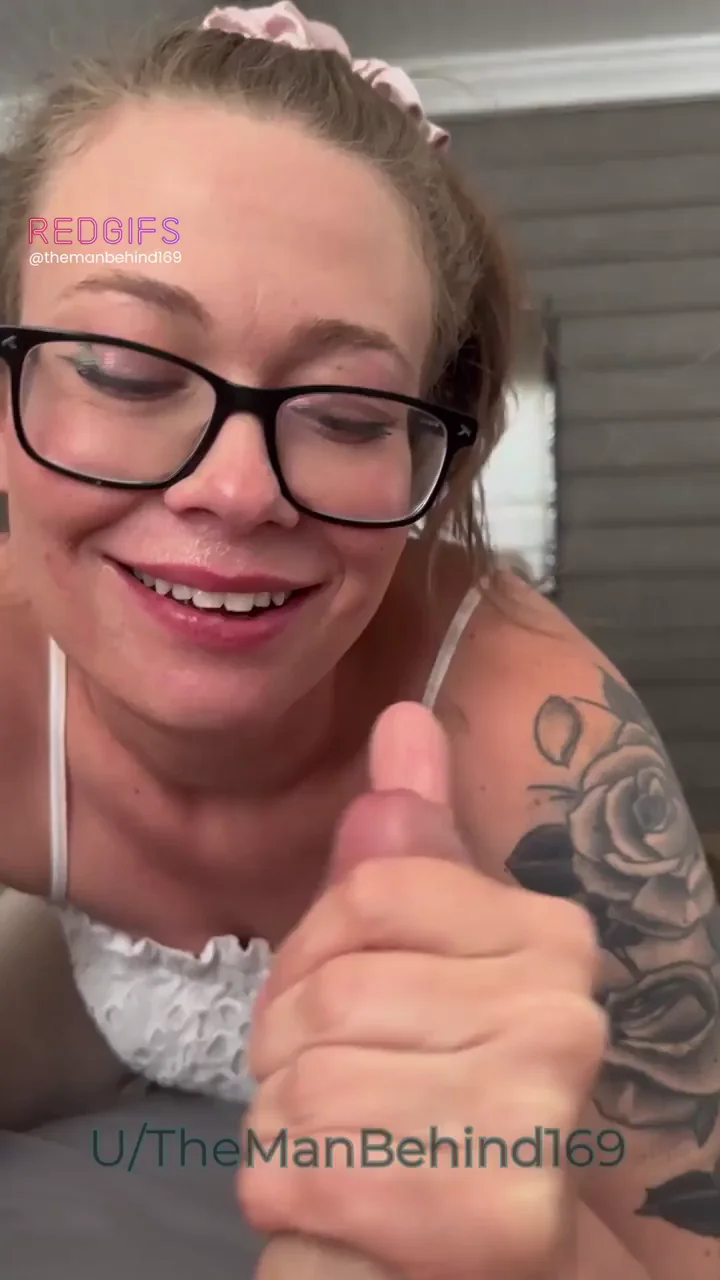 🔥 Thumb Magic Deepthroat Slut Glasses Girl 👅💦