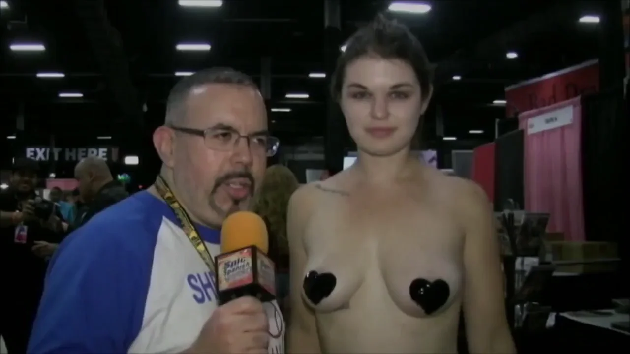 Exxxotica Interview Turns Slutty with Tits Out & Ass Tease 😈🍑