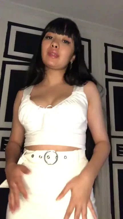 I hope that the 5 guys who see this like my petite body ?