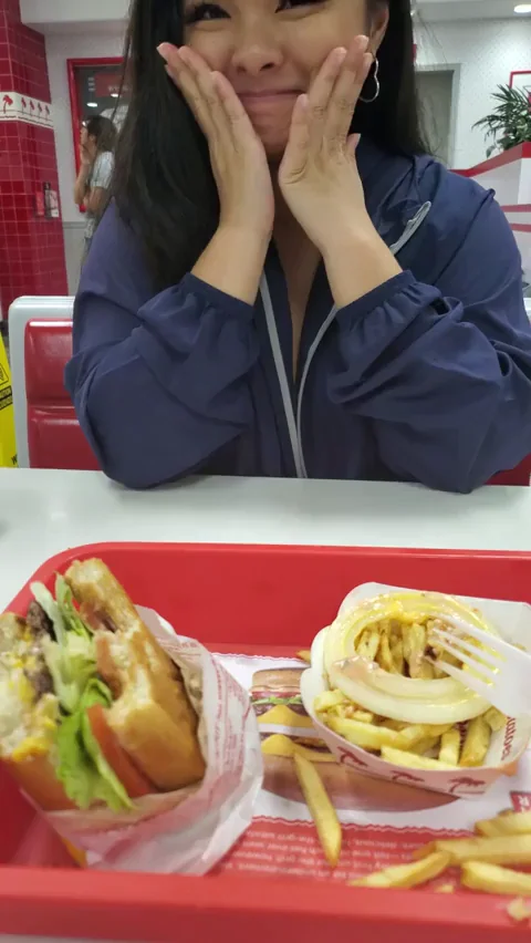 Shy flashing in an In-n-Out [gif]