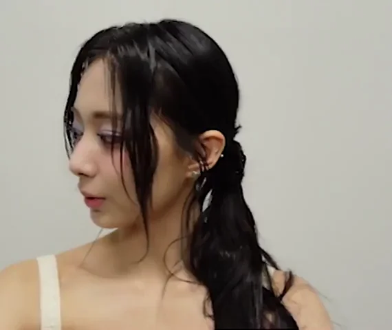 TWICE - Tzuyu