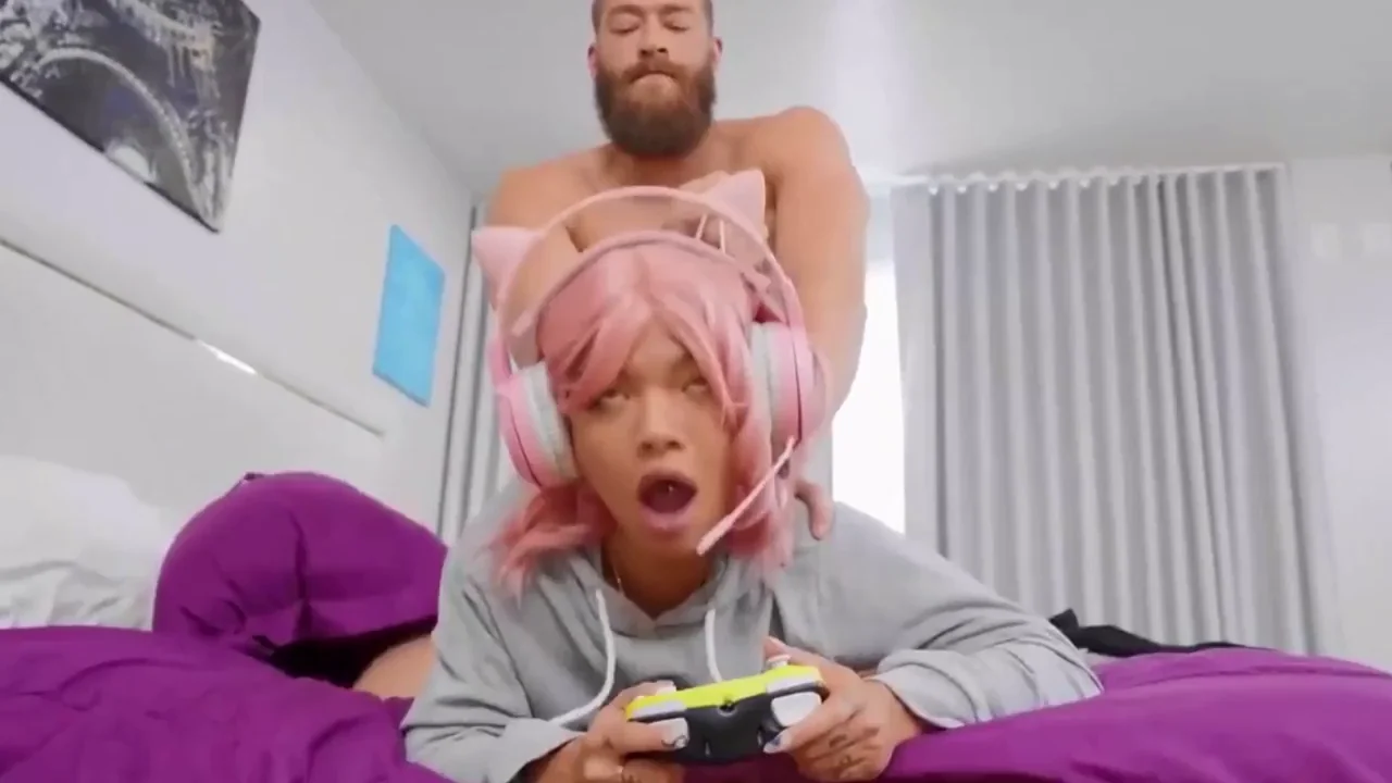 Paisley Paige's Gamer Slut Plowcam: Pink-Haired Distraction Pound