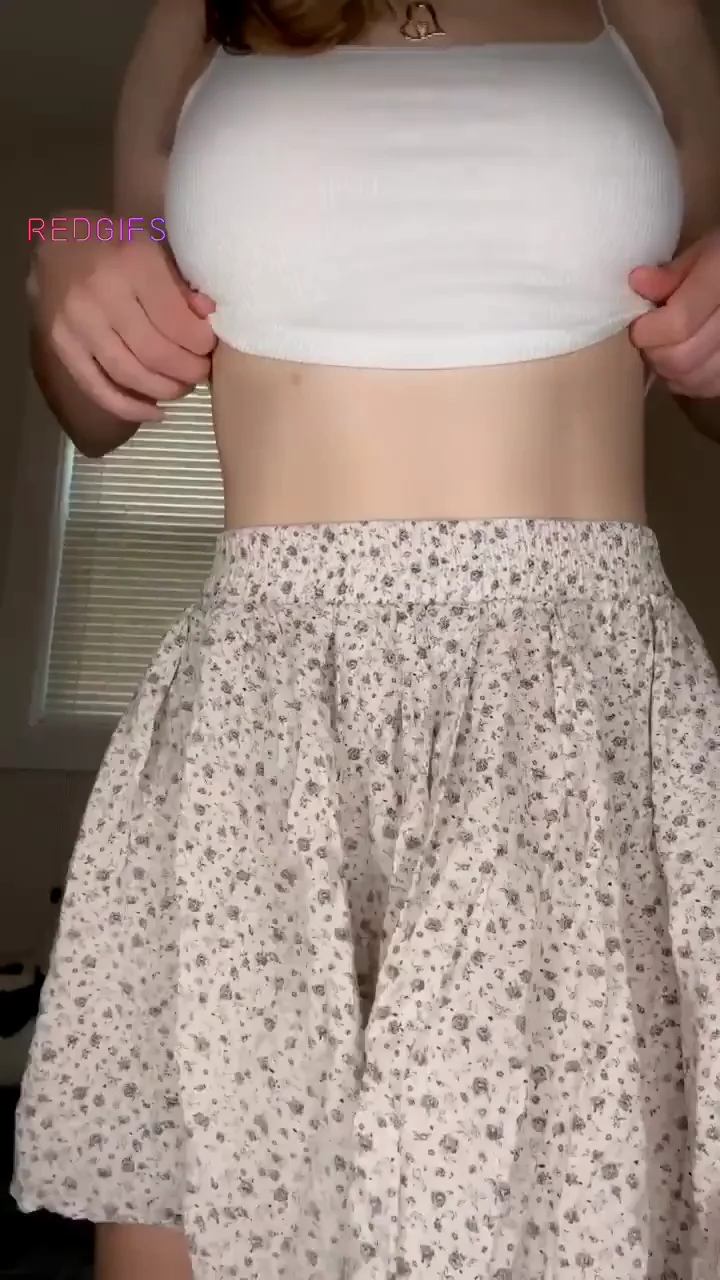Lil titty reveal 🙈