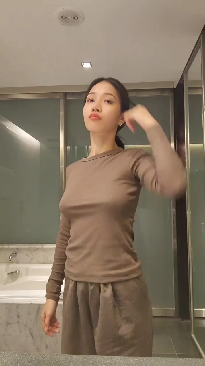 Teasing My Juicy Tits Under This Tight Shirt 😈🍒