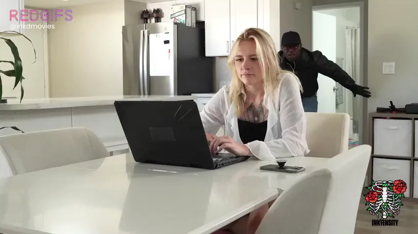 🔥 Blonde Babe Begs for BBC Roleplay Poundage 😈🍆
